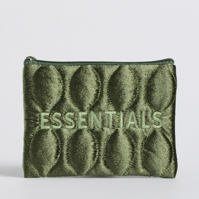ESSENTIALS TROUSSE